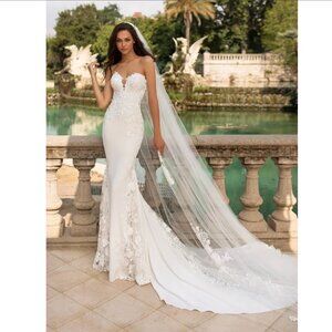 Pronovias "Epico" Mermaid Floral Lace Wedding Dress